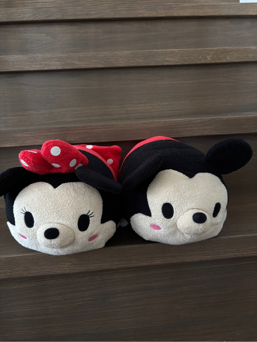 Disney Mini Tsum Tsum Minnie & Mickey Mouse Plush Pair in medium size